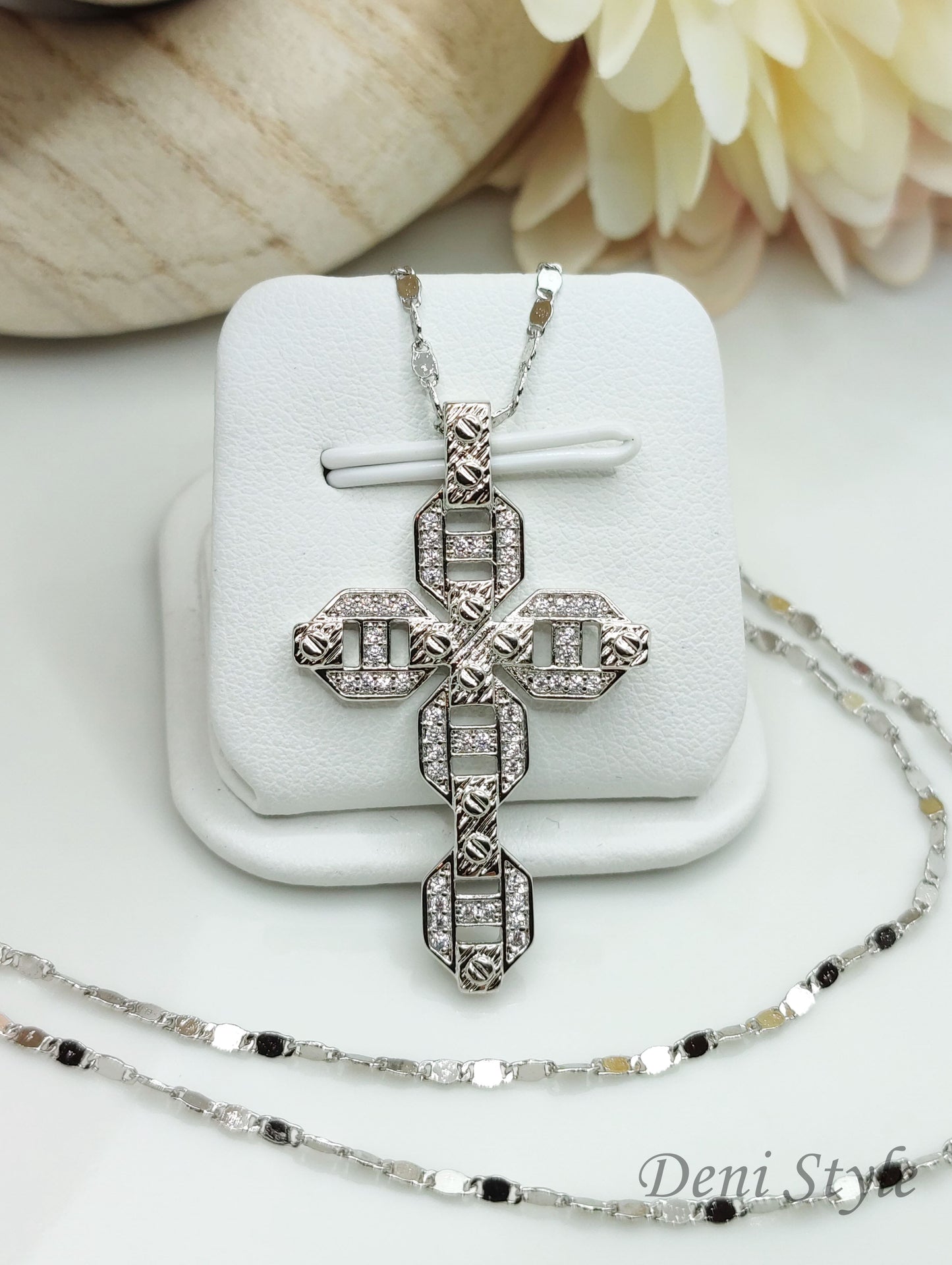 4425/ Kriz nyaklánc