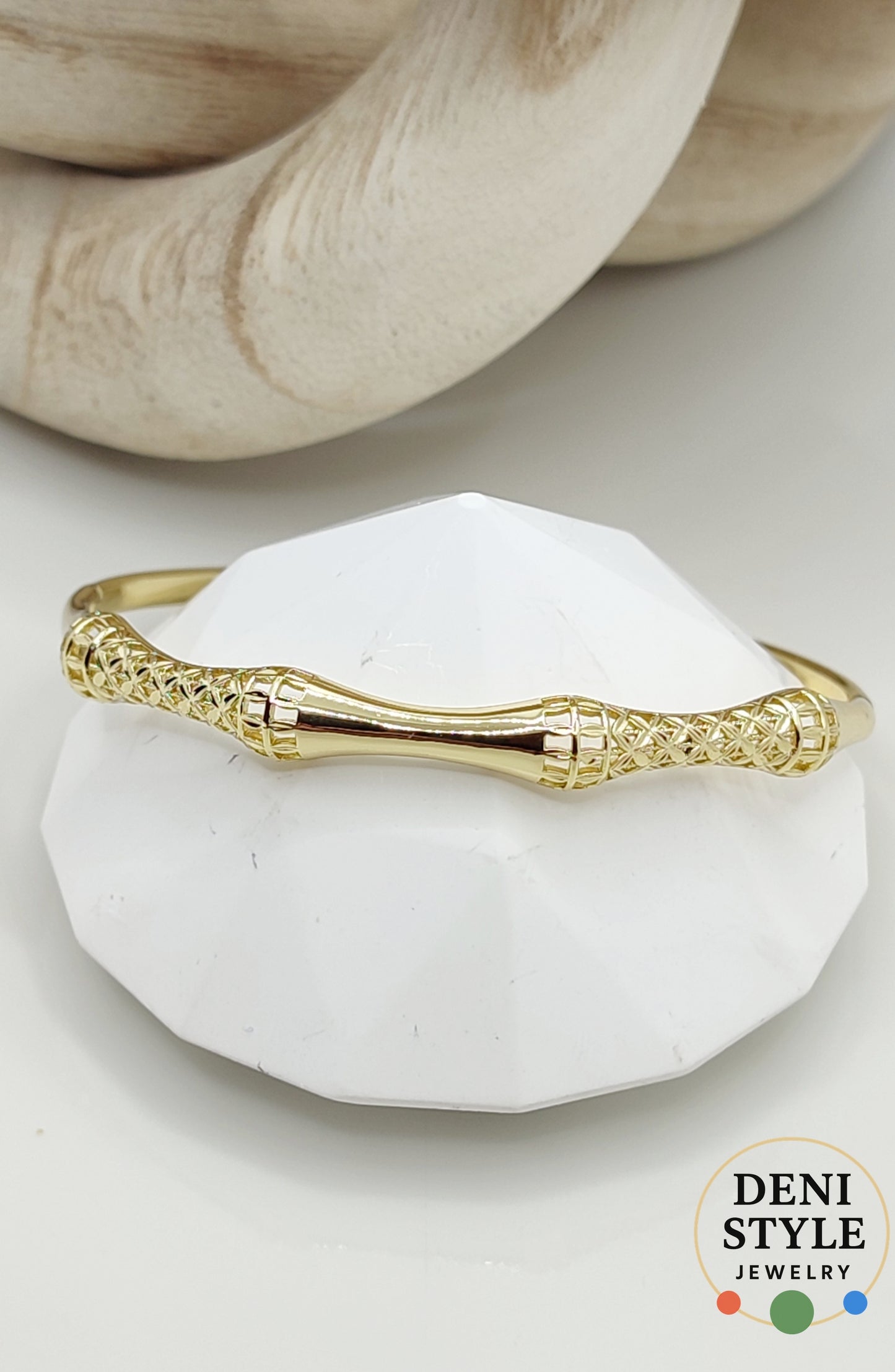 5868/ Donna karperec