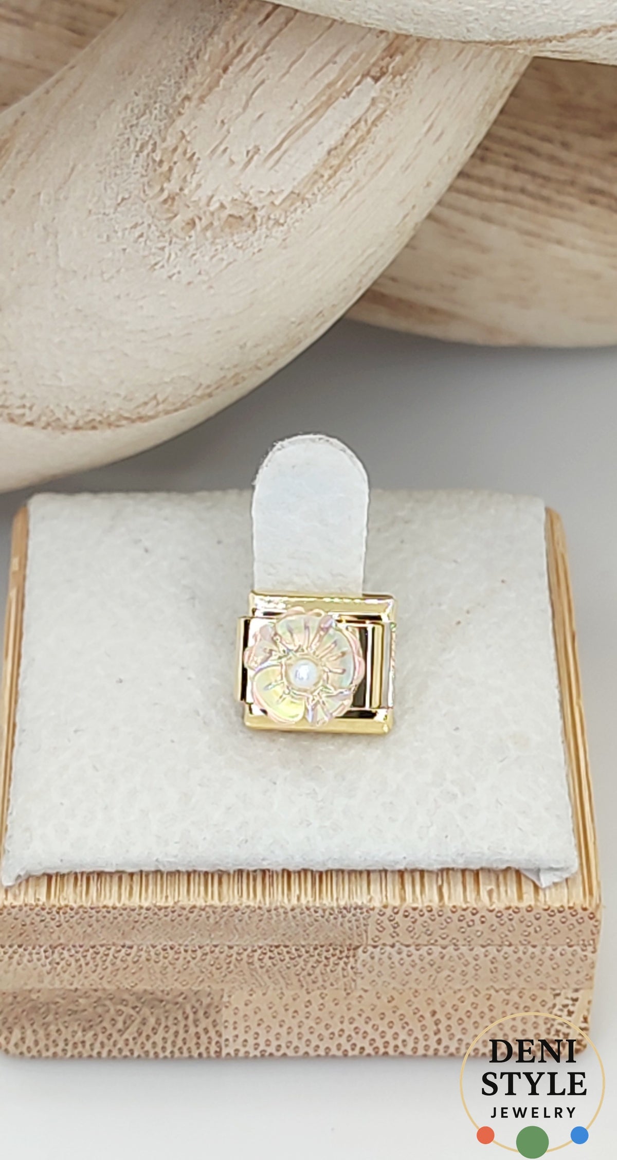 IC 11 / Virágos Italian Charm