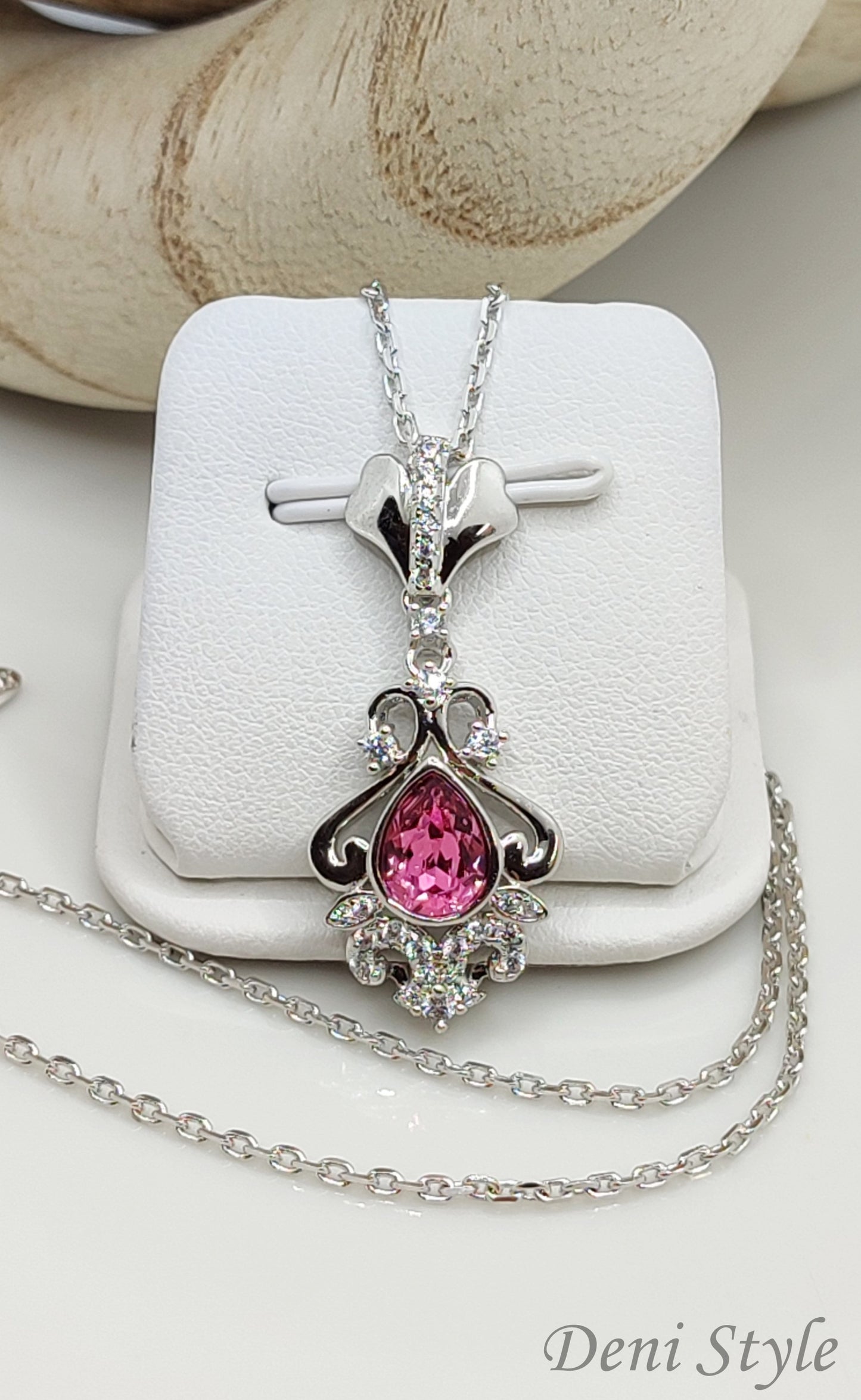 4775/ Solen nyaklánc minőségi kristályokkal