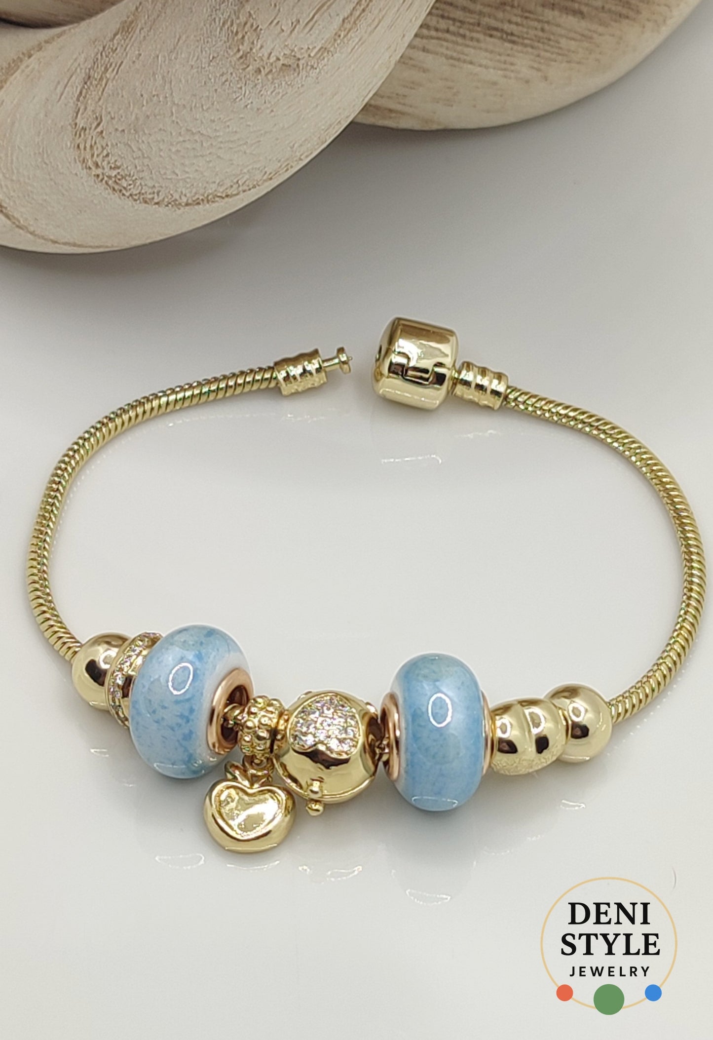 5523/ Zuri karkötő