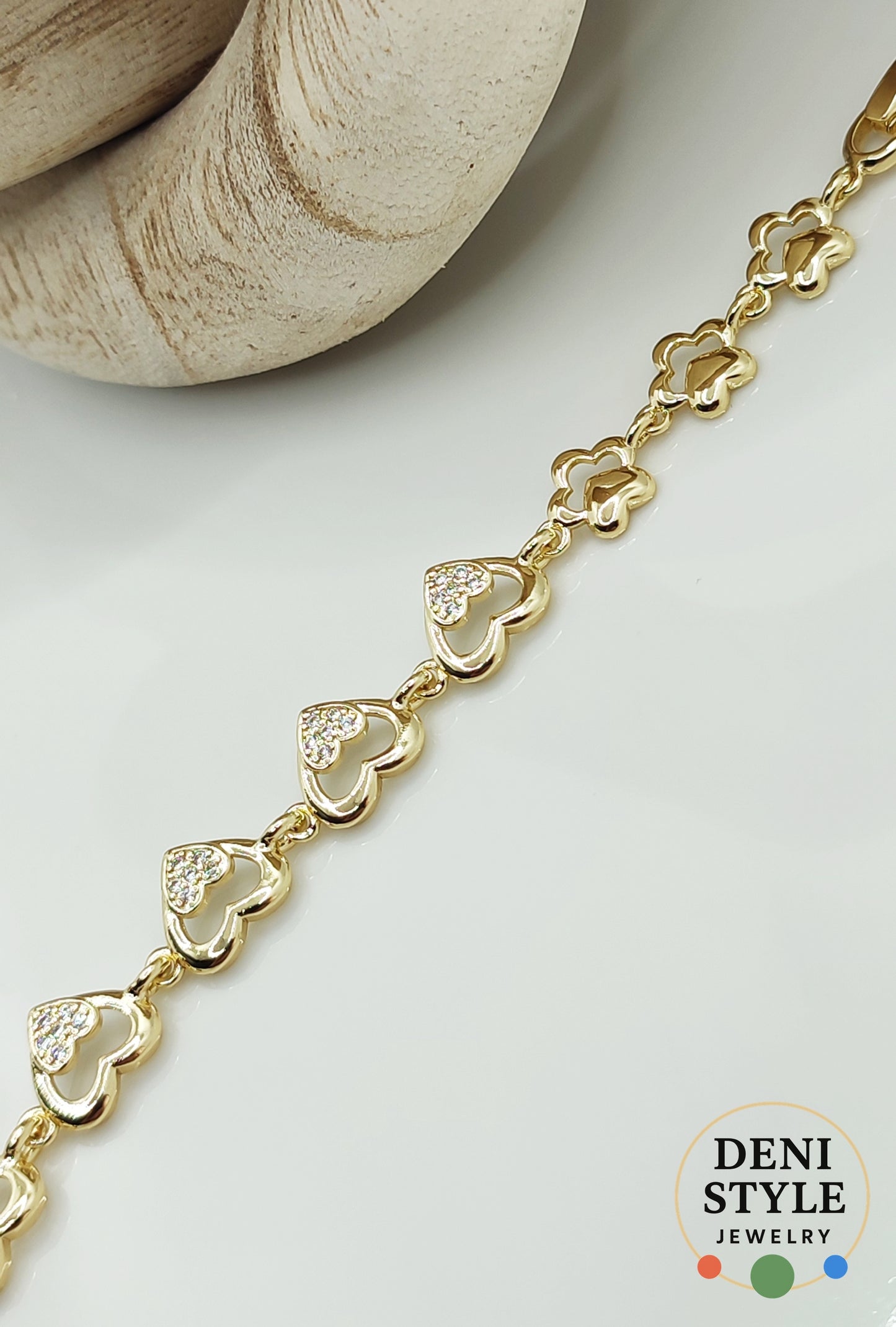 5891/ Amira karkötő