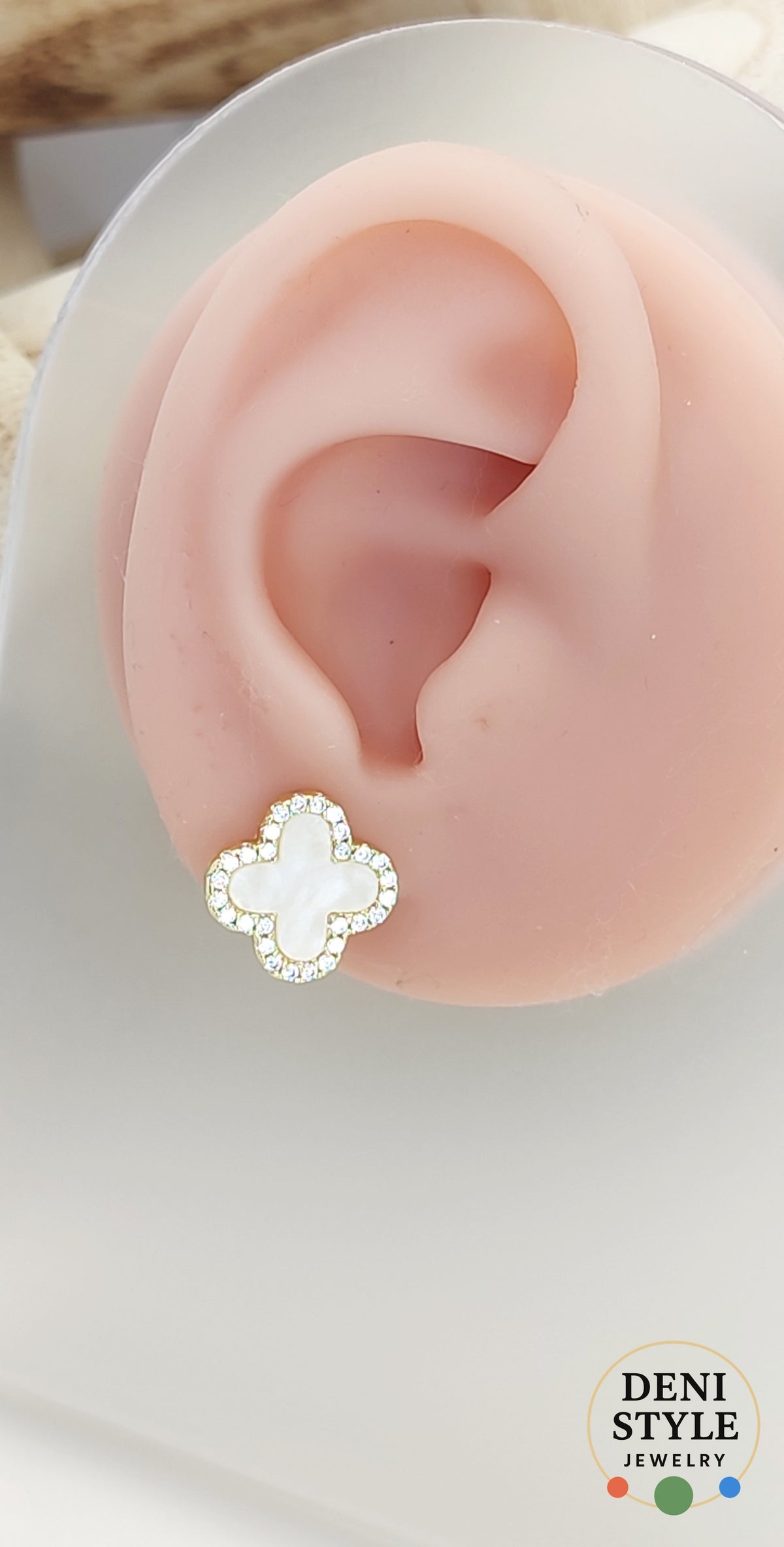6542/ Cloveré gold fülbevaló