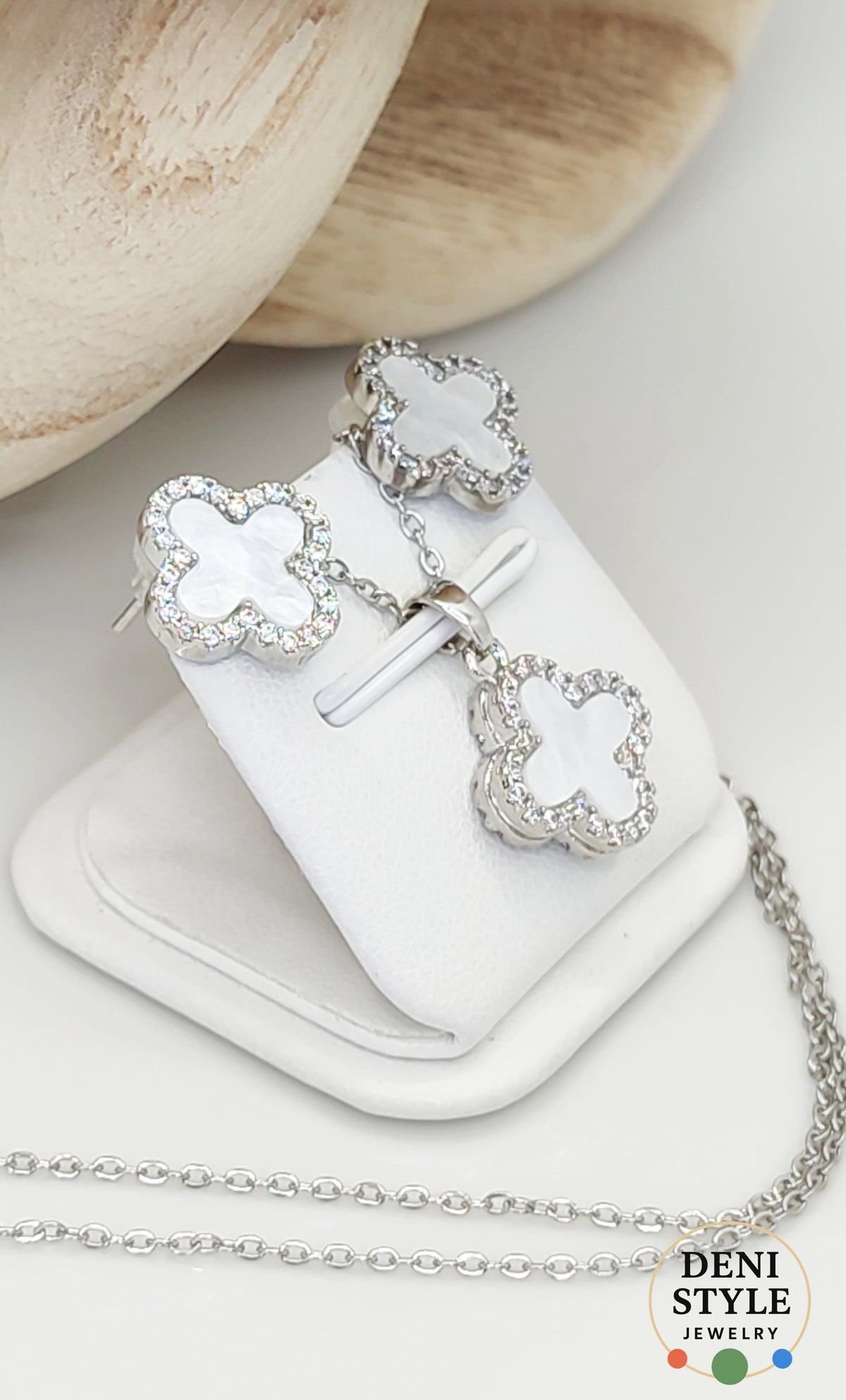 6681/ Cloveré white szett