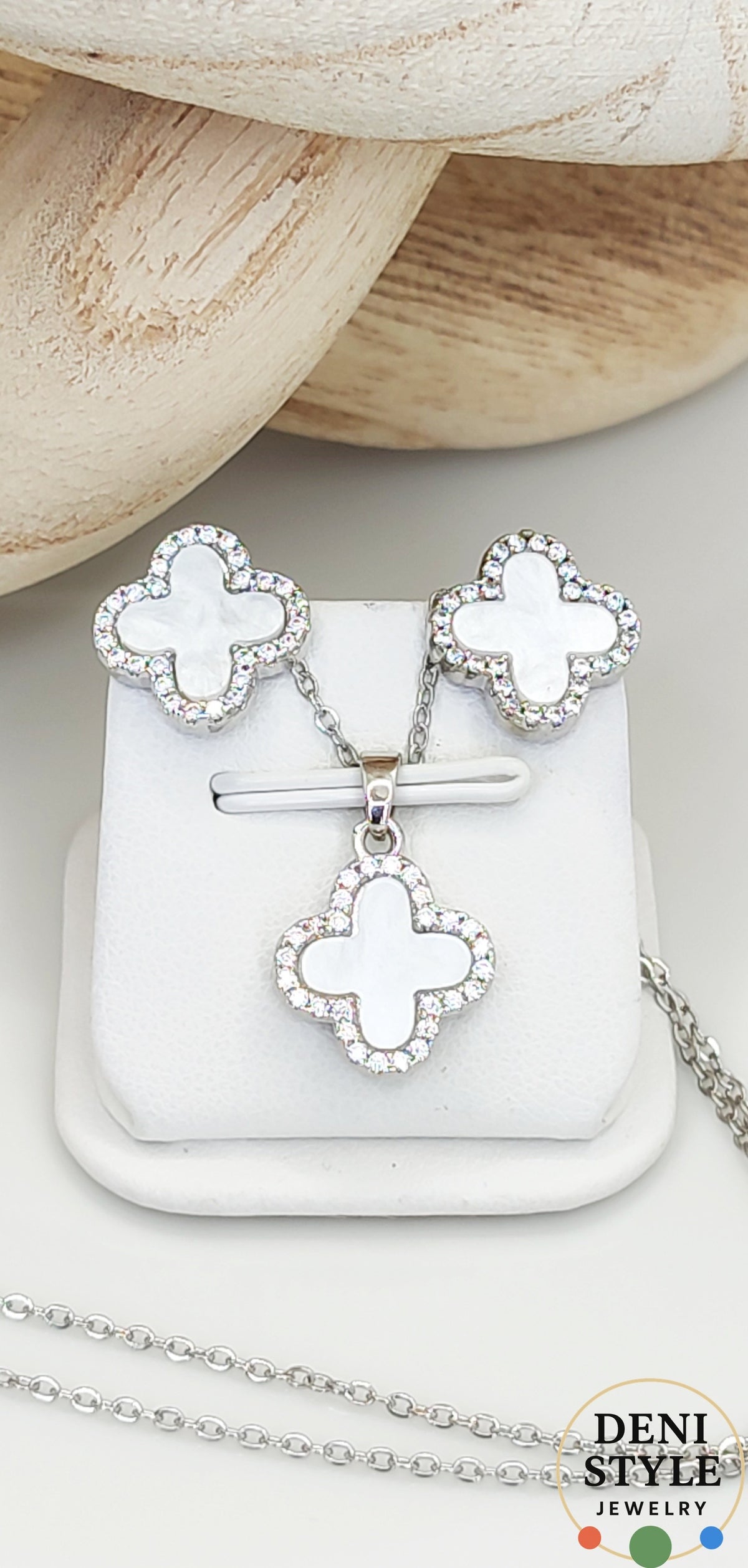 6681/ Cloveré white szett