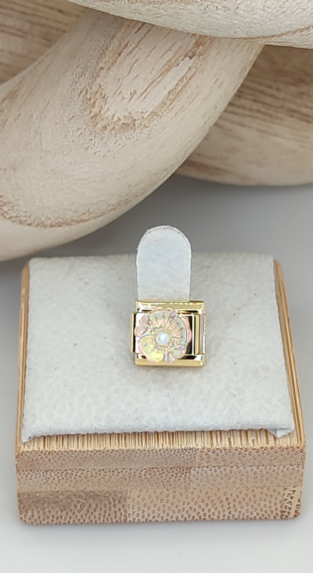 IC 11 / Virágos Italian Charm